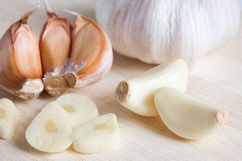 Bị viêm âm đạo nên ăn tỏi